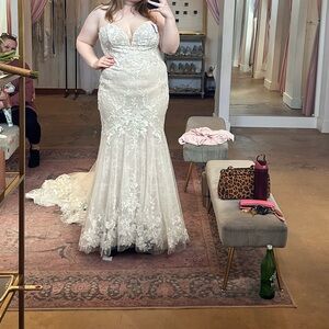 Mori Lee Ivory Lace Strapless Mermaid Wedding Gown size 18
